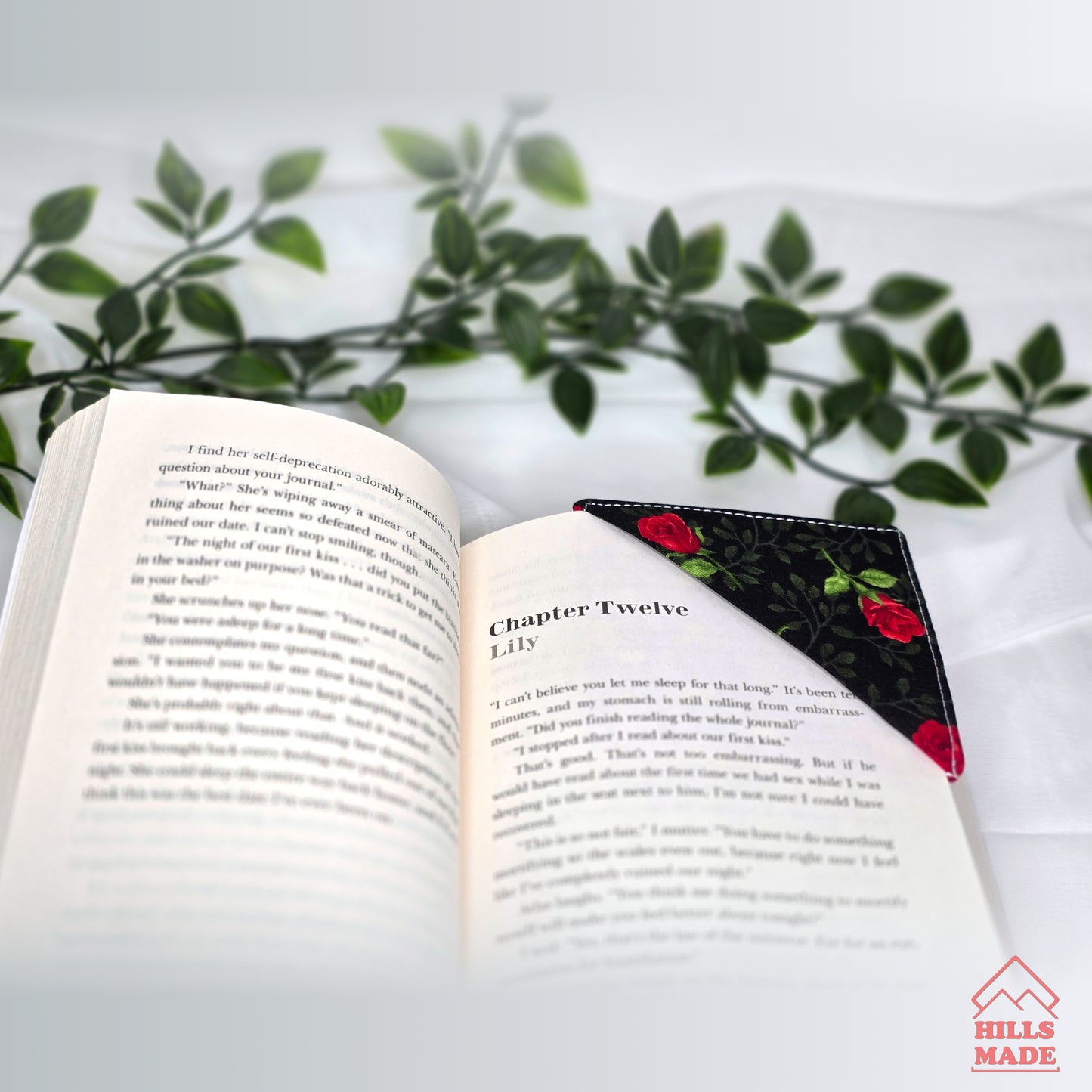Corner Bookmark – Red Roses