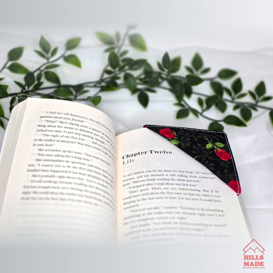 Corner Bookmark – Red Roses